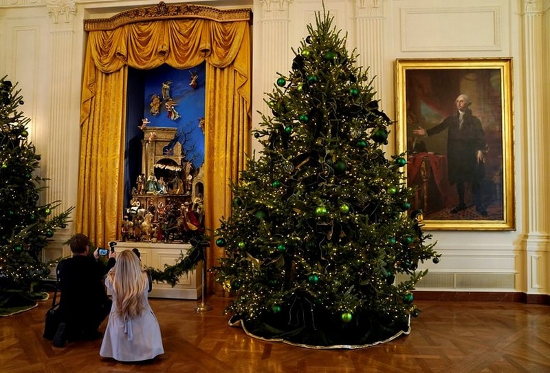Check Out Exclusive Pictures of 2017 White House Christmas Decorations > Best Design Events > the latest news on the best design events in the world > #whitehousechristmasdecorations #whitehousechristmasdecorations2017 #bestdesignevents